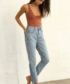 BT TOPS Seamless Scoop Neck Cami - Chestnut 7 BT TOPS Seamless Scoop Neck Cami - Chestnut