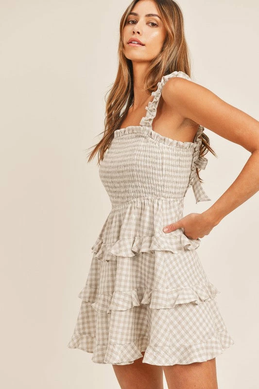 MABLE DRESSES Jaclyn Cotton Smocked Gingham Dress 10 MABLE DRESSES Jaclyn Cotton Smocked Gingham Dress