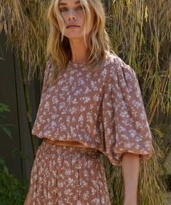 BT Rosemeade Billowed Sleeve Crop Top