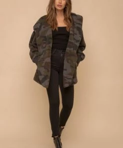 HEM&THREAD OUTERWEAR Camo Pocketed Cardigan