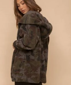 HEM&THREAD OUTERWEAR Camo Pocketed Cardigan