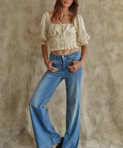 BT TOPS Hana Eyelet Puff Sleeve Crop Top