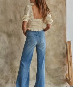 BT TOPS Hana Eyelet Puff Sleeve Crop Top