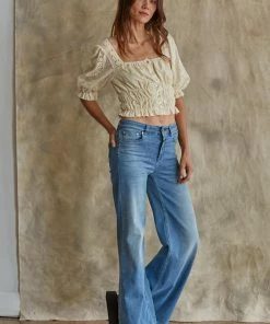 BT TOPS Hana Eyelet Puff Sleeve Crop Top