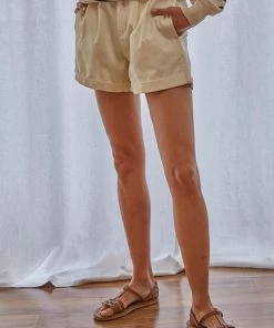 BT Barnett Cotton Pocketed High Rise Shorts- Cream 19 BT Barnett Cotton Pocketed High Rise Shorts- Cream