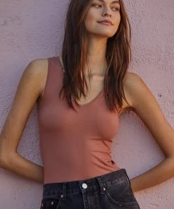 BT TOPS Talk Later Reversible Seamless Tank - Vintage Mocha