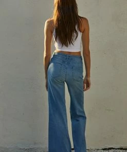 BT Headstart Seamless Textured Crop Top- White