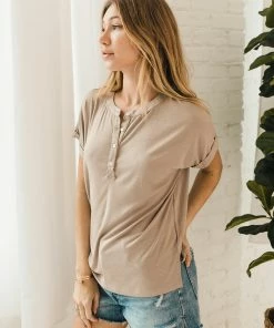 WL TOPS Sam Relaxed Knit Henley Tee - Mocha