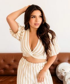 BT Becca Twist Front Puff Sleeve Crop Top