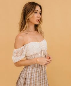 LE LIS BEST SELLERS Breezy Floral Embroidery Mesh Crop Top