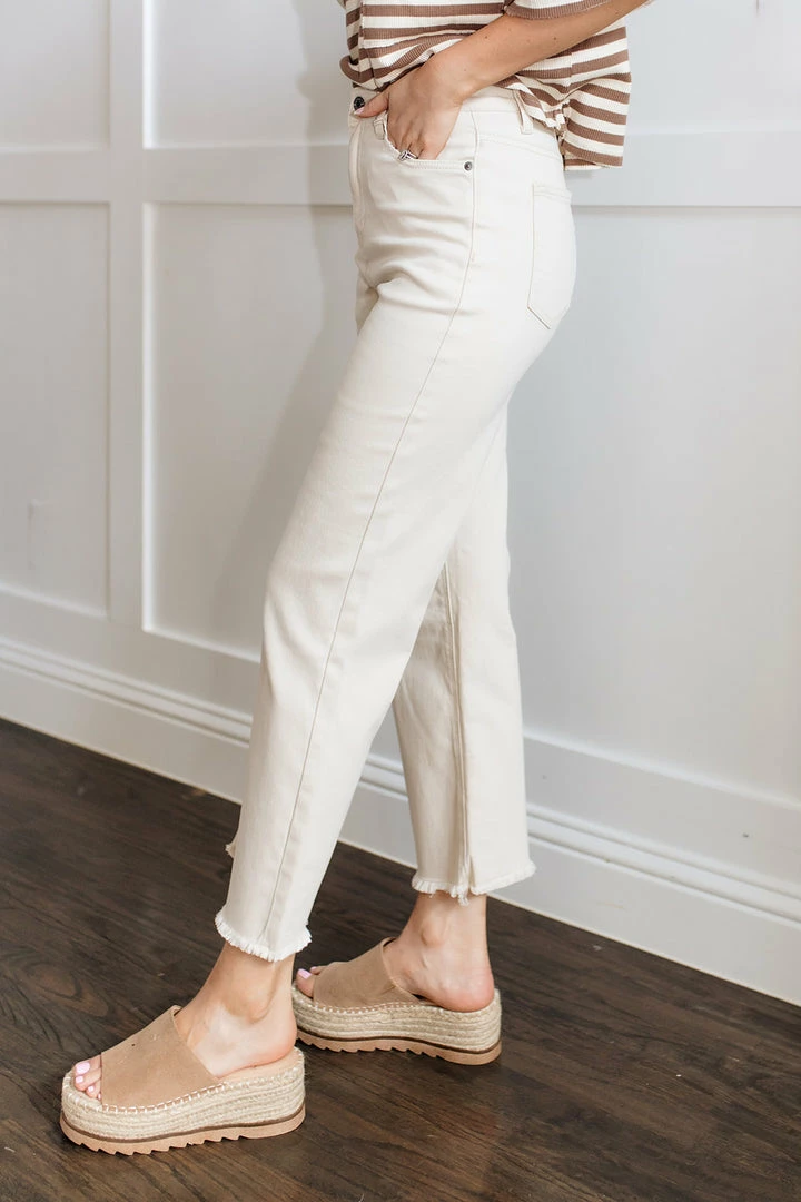 BT BOTTOMS Brayden High Waisted Frayed Denim Jeans 5 BT BOTTOMS Brayden High Waisted Frayed Denim Jeans