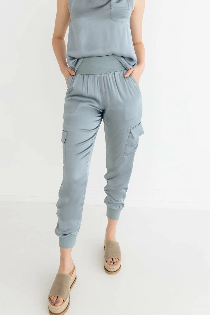 FATE MATCHING SETS Whitley Satin Pocketed Jogger Pants 3 FATE MATCHING SETS Whitley Satin Pocketed Jogger Pants