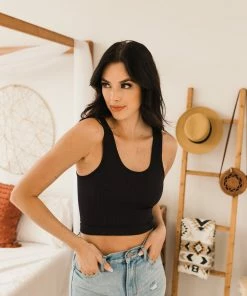 BT Izzy Ribbed Crop Tank - Black