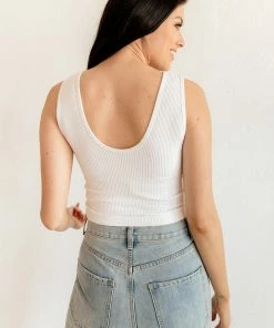 BT BEST SELLERS Izzy Ribbed Crop Tank - White