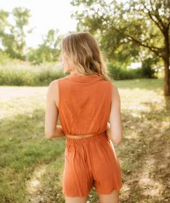 BT Big Island Pleated High Rise Shorts