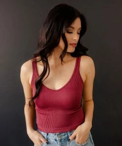 DYNAMIC TOPS Calbi Ribbed Cropped Tank - Fig