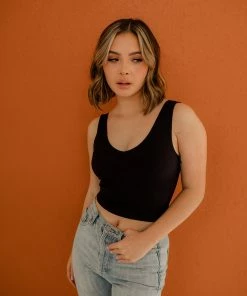 BT Weekender Seamless Crop Tank - Black TOPS