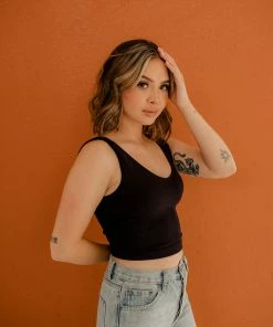 BT Weekender Seamless Crop Tank - Black TOPS