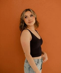 BT Weekender Seamless Crop Tank - Black TOPS