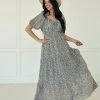 WL BUMP FRIENDLY Ditsy Daisy Chiffon Pocketed Tiered Maxi Dress