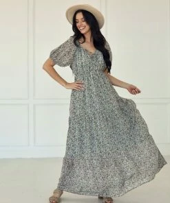 WL BUMP FRIENDLY Ditsy Daisy Chiffon Pocketed Tiered Maxi Dress