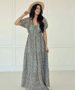 WL BUMP FRIENDLY Ditsy Daisy Chiffon Pocketed Tiered Maxi Dress