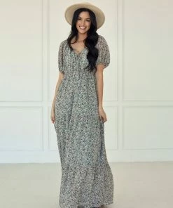 WL BUMP FRIENDLY Ditsy Daisy Chiffon Pocketed Tiered Maxi Dress