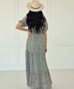 WL BUMP FRIENDLY Ditsy Daisy Chiffon Pocketed Tiered Maxi Dress