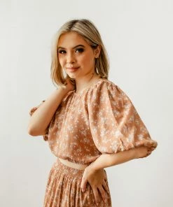 BT Rosemeade Billowed Sleeve Crop Top