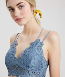 WL ACCESSORIES Cassie Padded Lace Bralette - M. Blue
