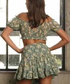 ONE & ONLY COLLECTIVE Viviana Floral Ruffle Crop Top