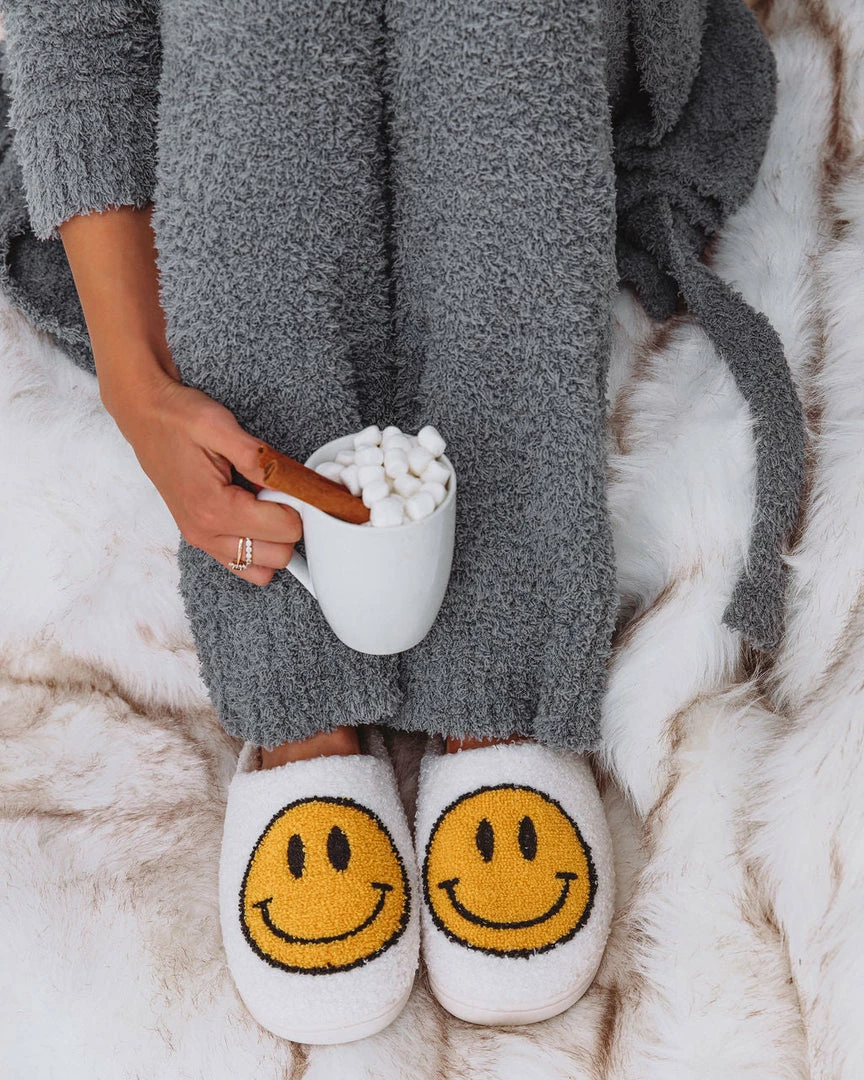MELODY ACCESSORIES Smiley Face Plush Slippers - Ivory 4 MELODY ACCESSORIES Smiley Face Plush Slippers - Ivory