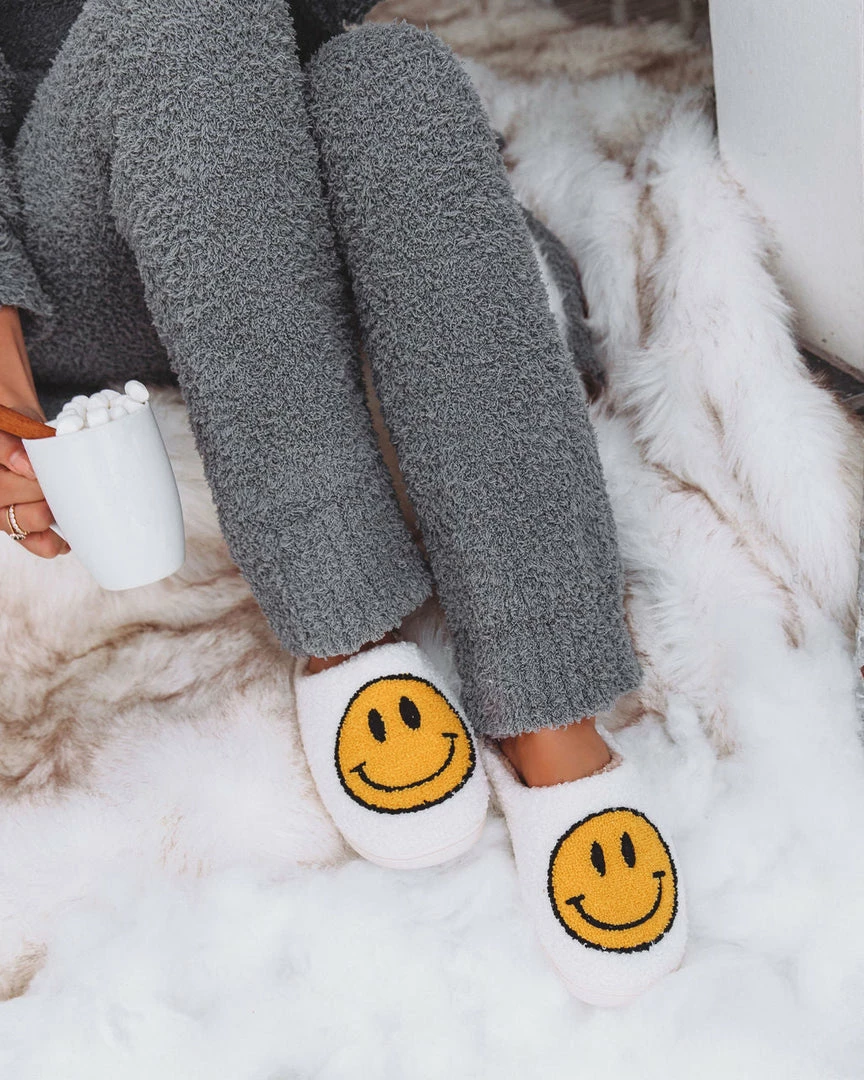 MELODY ACCESSORIES Smiley Face Plush Slippers - Ivory 6 MELODY ACCESSORIES Smiley Face Plush Slippers - Ivory